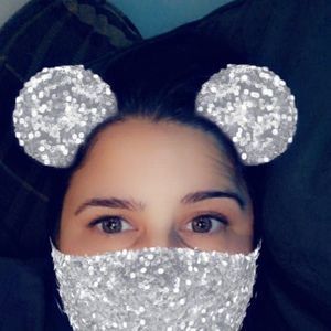 Meet your Posher, Jillian